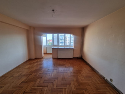 Vanzare apartament  3 camere spatios Zona Cioceanu Ploiesti