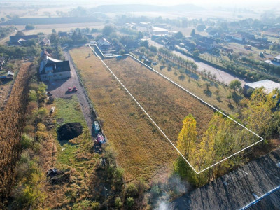 3.900 mp intravilan, priveliste apreciabila,  recomandat constructii case / investitie!
