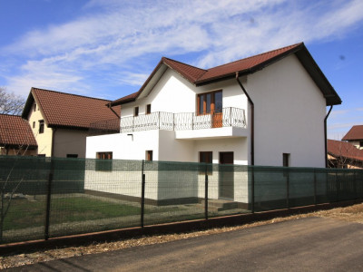 SNAGOV - CIOFLICENI, VILA P+1, 4 CAMERE,  S.T. 175 MP, TEREN 343 MP!