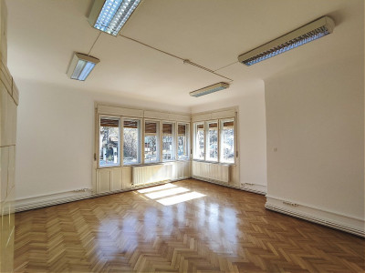 Apartament 3 camere semicentral |  Gradina 450 mp