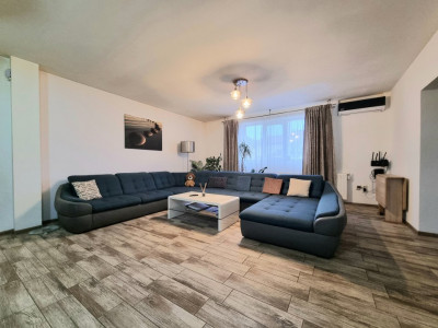 Casa de vanzare in Navodari, 3 camere, zona Sala de Sport