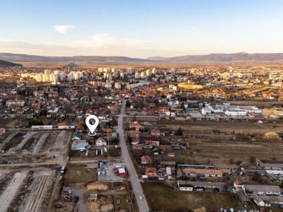 Spatiu comercial adaptabil:hala+ cladire birouri+3.272 mp teren,Sfantu Gheorghe