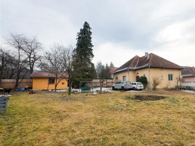 Locatie de exceptie,teren generos si spatiu versatil:Casa traditionala in Covasna