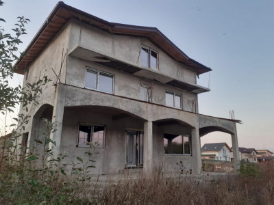 BERCENI CASA P+E 142 mp LOT 700 mp 