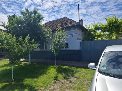 Casa renovata 4 camere in Nadlac