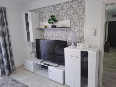 Apartament 3 camere etaj 1 RENOVAT in Nadlac