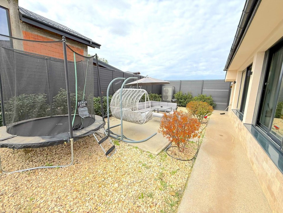 Vila Individuala Superba! P+1 - 5 cam - mobilata/utilata - curte 760mp