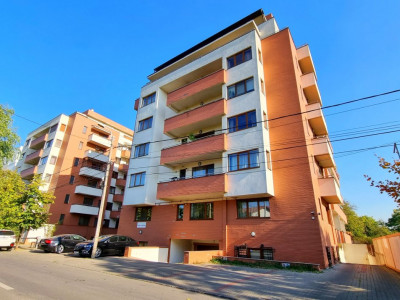 APARTAMENT CU TREI CAMERE MOBILAT, UTILAT SI DOUA LOCURI DE PARCARE IN SUBTERAN!