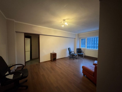 Apartament cu 3 camere | 2 balcoane | 2 bai | ULTRACENTRAL- de vanzare