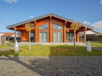 Casă din Pin Nordic Lamelar Stratificat (6 straturi) | Saună | Cramă |