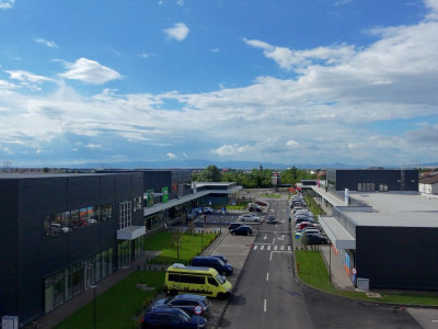 GARSONIERĂ NOUĂ-INTRARE SÂNPETRU - LÂNGĂ SÂNPETRU SHOP PARK+ PARCARE