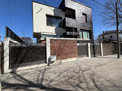 🏠 Vila Moderna - S+P+2 - Piscina Incalzita - Garaj - Andronache