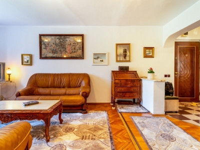 Apartament 3 camere semidecomandate | Plopilor Vechi