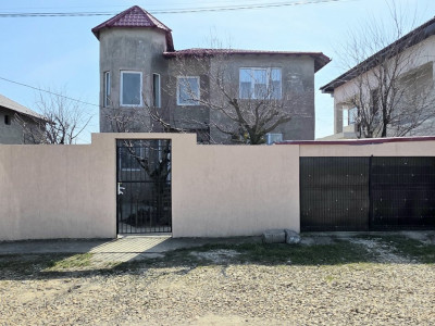 Vila de vanzare in Constanta, 6 camere, zona Km5