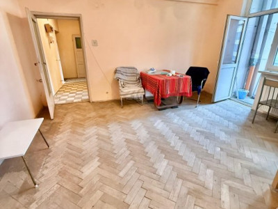 Metrou Lujerului - ap. 3 camere - necesita renovare completa