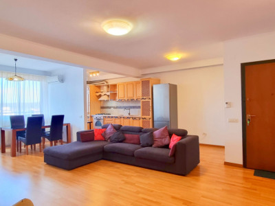 APARTAMENT CU TREI CAMERE MOBILAT, UTILAT SI DOUA LOCURI DE PARCARE IN SUBTERAN!
