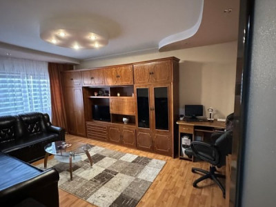 Apartament 2 camere decomandat, etaj 3, zonă Exercițiu – lângă JAM, Pitești