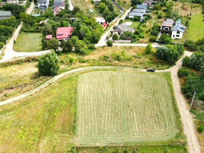 Teren intravilan la Teghes – pozitionare excelenta langa padure