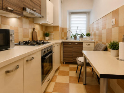 Garsoniera superba cu vedere la apus, bloc 2000, spatii renovate