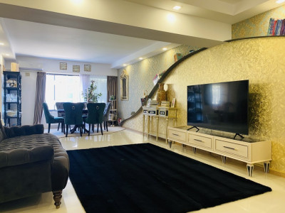 Faleza Nord  -Triplex 200 mp cu vedere la mare si garaj