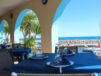 Bijuterie pe litoral de vânzare: Hostel/Restaurant în Villaricos!